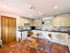 Photo 16- click for photo gallery